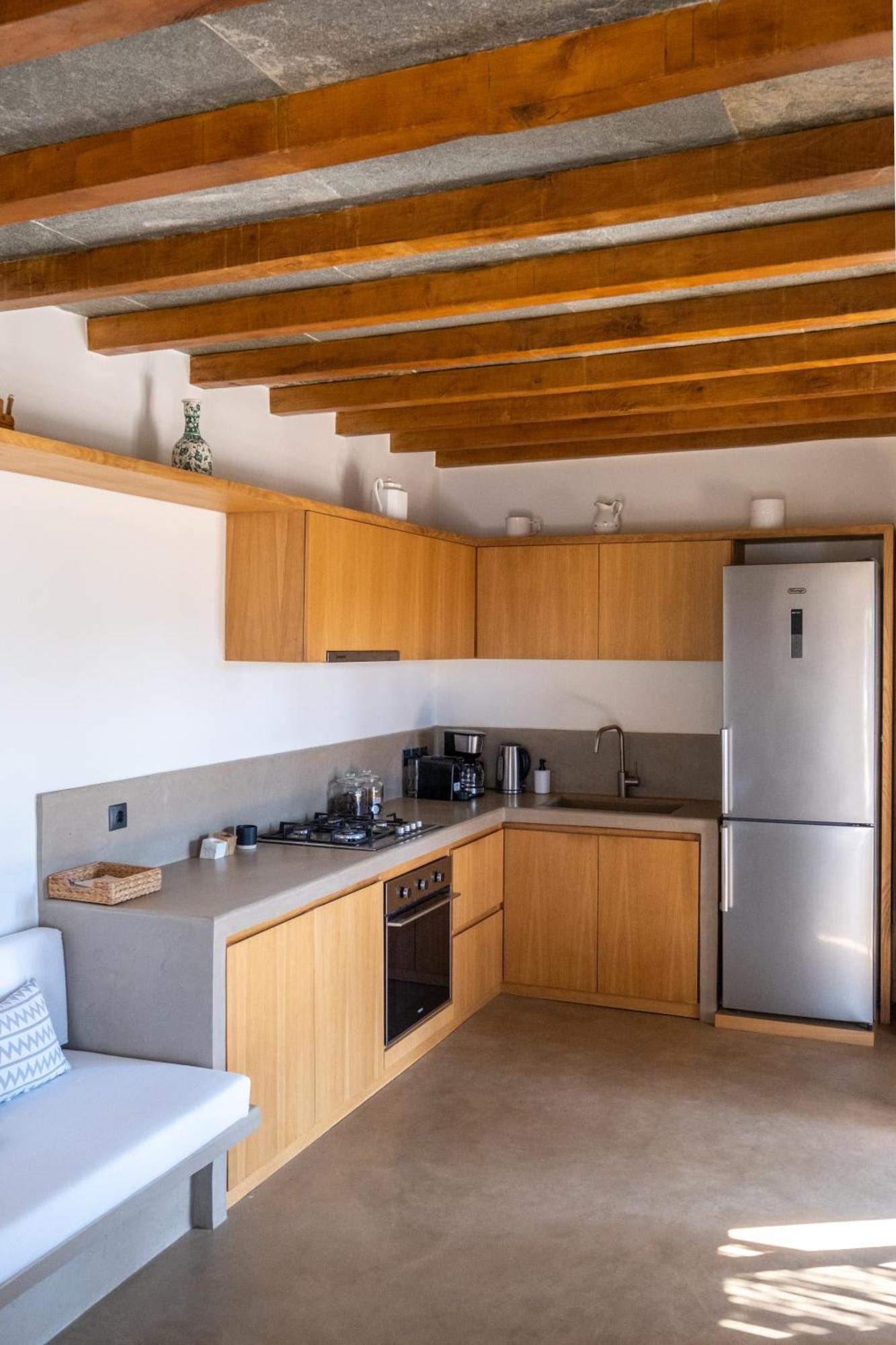 Avdos' Olive House - Land Tales Agios Romanos